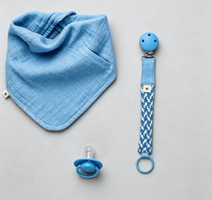Attache-tétine et bavoir pour bébé en ruban coloré, design moderne et intéressant, en promotion - Product Image 4