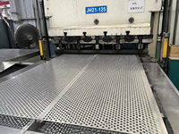 Panneaux métalliques perforés décoratifs à bas prix, tôle perforée en aluminium avec service de découpe