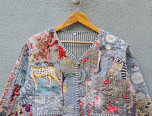 Chaqueta de Algodón Acolchada con Estampado Floral Hecho a Mano, Estilo Étnico con Botones al Frente para Mujer, Elegante y a Excelente Precio - Product Image 6