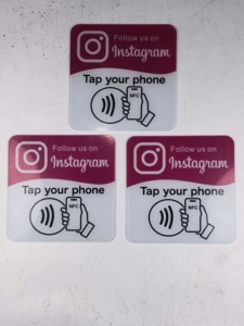 แผ่นอะคริลิค NFC สำหรับรีวิวโซเชียลมีเดีย ชิป RFID 13.56MHz ตั้งค่า <span class=keywords><strong>URL</strong></span> ได้ กันน้ำ ขนาด 12x12 ซม. ป้องกันรอยขีดข่วน พร้อมฐานตั้ง - Product Image 1