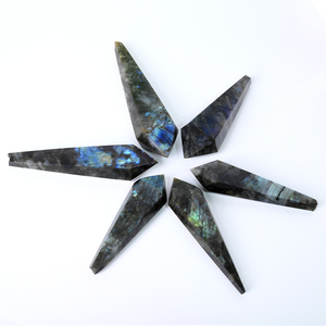 Punta di Cristallo di Labradorite Blu Naturale Lucidata a Mano per Meditazione e Guarigione - Product Image 5