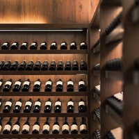 Meuble mural de luxe en noyer noir américain pour cave à vin, spiritueux et champagne, avec espace d'appoint, haut de gamme pour salon de maison/hôtel