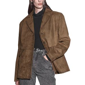 บริการรับผลิตเสื้อสูทผู้ชายแบบคลาสสิกสไตล์ลำลอง ผ้าหนังกลับพ่นสี แต่งบ่าเสริม พร้อมบริการสกรีนโลโก้ตามสั่งแบบขายส่ง - Product Image 1