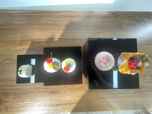 Espositore per Torte a 5 Lati in Acrilico Ecologico Moderno, Nero e Bianco, per Buffet e Presentazione Cibo - Product Image 6