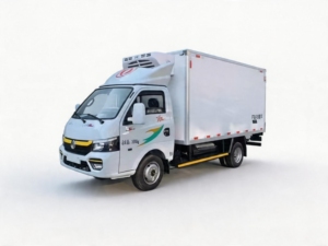 Camion frigorifique Dongfeng Tuyi CNG de 3,7 m - Product Image 1