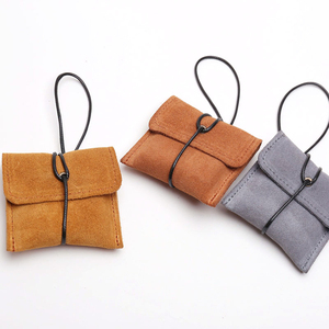 Bolsa de Almacenamiento para Pulseras de Cuero Vacuno Pequeña, Bolsitas de Joyería de Cuero con Logotipo Personalizado - Product Image 1