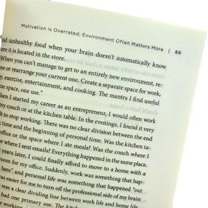 Atomic Habits di Clear, <span class=keywords><strong>Libri</strong></span> per l'Autosviluppo, Vendita all'Ingrosso di Rich Dad Poor Dad, Servizio Personalizzato di Lettura per Adulti e Bambini, Lettura della Teoria 'Lasciali Leggere' - Product Image 3