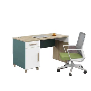 Scrivania per Computer con Finitura in Melamina e Gambe in Metallo per Casa o Ufficio con Piedistallo Mobile - Product Image 1