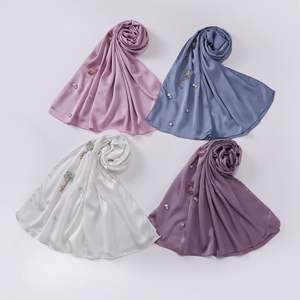 Último diseño elegante flor colgante gasa Hijabs chales musulmán malasio <span class=keywords><strong>Lotus</strong></span> diamante burbuja gasa bufandas turbantes para mujeres - Product Image 2
