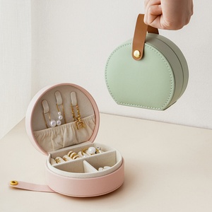 Boîte à bijoux portable en cuir PU vert et rose, mini, pour voyage, petite boîte de rangement circulaire pour bijoux – Offre Spéciale - Product Image 1
