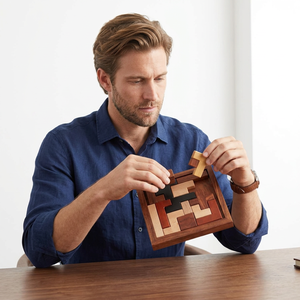 กระดานปริศนาไม้ขนาด 6x6 นิ้ว ของขวัญงานฝีมือดีไซน์แกะสลักทันสมัย - Product Image 1