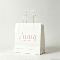 Sac en papier mat écologique avec poignées plates tressées et logo personnalisé pour les magasins de mode et de cadeaux