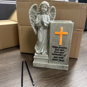 Estatua de Ángel Conmemorativa de Resina con Luz LED Solar para Cementerio y Jardín, Diseño de Cruz, Adorno para Maceta - Product Image 3