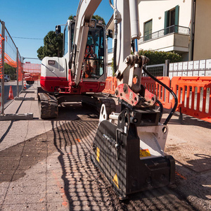 Lạnh planer cho Skid chỉ đạo có thể loại bỏ toàn bộ lớp nhựa đường được sử dụng để nhà máy xấu đi phần cho sau này tái tạo bề mặt - Product Image 5