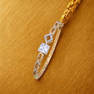 Bracelet élégant plaqué or rose pour femmes, avec pierre en cristal carrée, motif géométrique, bijoux de mode élégants pour femmes - Product Image 3