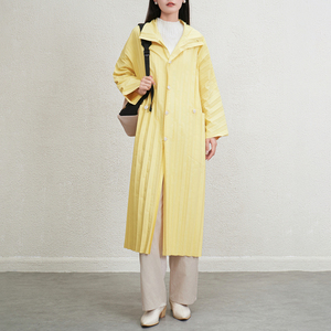 Gabardina informal de longitud media para mujer de alta calidad Miyake diseño plisado botón único envío rápido inventario de salida de fábrica - Product Image 2