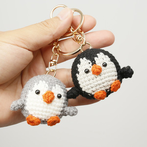 Mini porte-clés pinguin en crochet fait main, vente en gros, amigurumi, jouet animal marin tricoté, breloque de sac, accessoires - Product Image 1