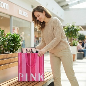 <span class=keywords><strong>Borsa</strong></span> Shopping in PP Tessuto Laminato con Stampa a Colori, Motivo a Lettere, Chiusura a Spalla <span class=keywords><strong>Rosa</strong></span> - Product Image 1