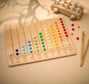 Jeu de comptage de perles Jeu de mathématiques préscolaire Jouets de tri des couleurs Ensemble de cartes de traçage de numéros en bois - Product Image 1