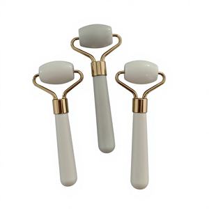 Rodillo de masaje facial con logotipo personalizado de alta calidad, caja de masajeador facial de jade turquesa blanco, rodillo de jade de alta calidad al por mayor - Product Image 2