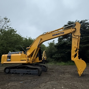 รถขุดไฮดรอลิกโคมัตสึ PC200 ชั่วโมงการทำงานต่ำ ความจุบุ้งกี๋ 103 กิโลวัตต์ กำลังแรง ทนทานต่อช่วงล่าง เหมาะสำหรับงานดิน - Product Image 6