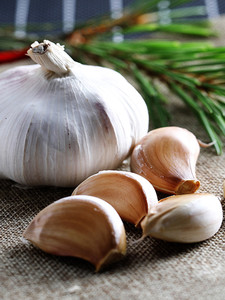 กระเทียมแห้งพันธุ์เก่า กลิ่นหอม ปี 2025 หัวกระเทียมจากฟาร์ม 2.5 กก. ผิวสีม่วงขาว 0.5 กก. 4.5 กก. ราคาขายส่ง แผ่นดินใหญ่ - Product Image 5