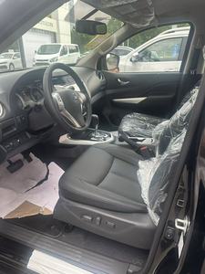 Nueva camioneta <span class=keywords><strong>Nissan</strong></span> de doble cabina 4WD Gasolina Auto con cubierta de cubo - Product Image 2