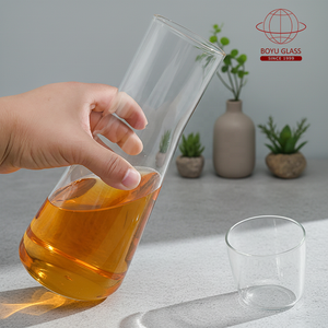 Ensemble de carafes en verre réutilisables faites à la main, nouveau design, 1 tasse 1 carafe, en verre borosilicate coloré, bouteille d'eau chaude personnalisée, vente en gros - Product Image 2