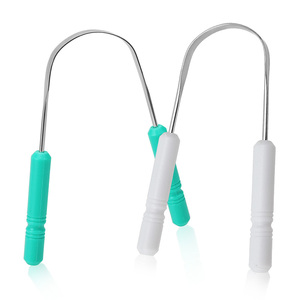 Racloir de nettoyage de <span class=keywords><strong>langue</strong></span> argenté en acier inoxydable écologique avec logo personnalisé avec poignée antidérapante Emballage nouveau style - Product Image 2