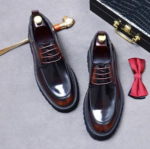 รองเท้าหนังแท้ลายดอกไม้สำหรับผู้ชาย กันน้ำ น้ำหนักเบา แบบสวม ทรงหัวแหลม สไตล์อังกฤษ พร้อมหัวเข็มขัด กันลื่น เหมาะสำหรับใส่ทำงาน - Product Image 2