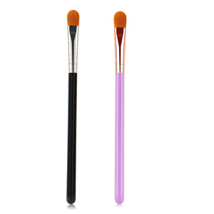 Brocha correctora tipo lengua, plana, de pelo sintético, para una cobertura precisa y una base impecable - Product Image 5