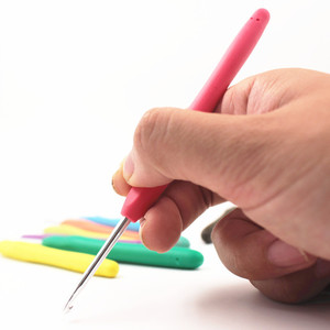 गर्म बिक्री एर्गोनोमिक पकड़ नरम हाथ से बनाई हुई कछुओं के लिए अतिरिक्त लंबे क्रॉकेट हुक की सुई - Product Image 2