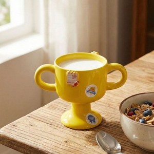 Tazza in Ceramica Creativa a Forma di Trofeo con Confezione Regalo per Bambine dell'Asilo - Premio per Studentesse Eccellenti - Adatta al Microonde e Personalizzabile - Product Image 4