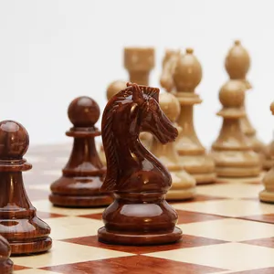 아크릴 우드 그레인 체스 세트 체커 2 in 1 마그네틱 체스 보드 고급 맞춤형 체스 세트 럭셔리