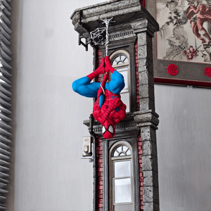 Statue de Web-Slinger grandeur nature en résine, sculpture durable en fibre de verre pour affichage commercial intérieur et extérieur - Product Image 2