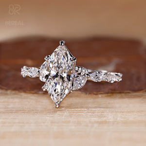 Anillo de compromiso de lujo con diamantes cultivados en laboratorio, certificado IGI VVS CVD, con piedras laterales de plata 925 y corte marquesa. - Product Image 2