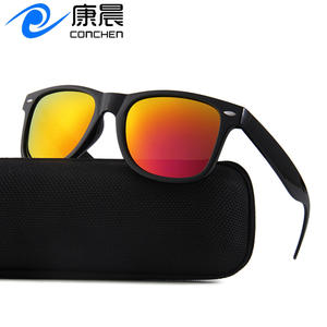 Gafas de Sol Polarizadas Clásicas con Marco Negro y Lentes Azules, Protección UV400, Unisex, para Viajes, Conducción y Protección Solar al Aire Libre - Product Image 5