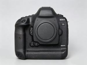 Cámara DSLR Ca-non EOS-1D X Mark III Usada, Full Frame Profesional de Alta Gama, 20.1MP, Video 4K60P, Solo Cuerpo de Cámara - Product Image 1