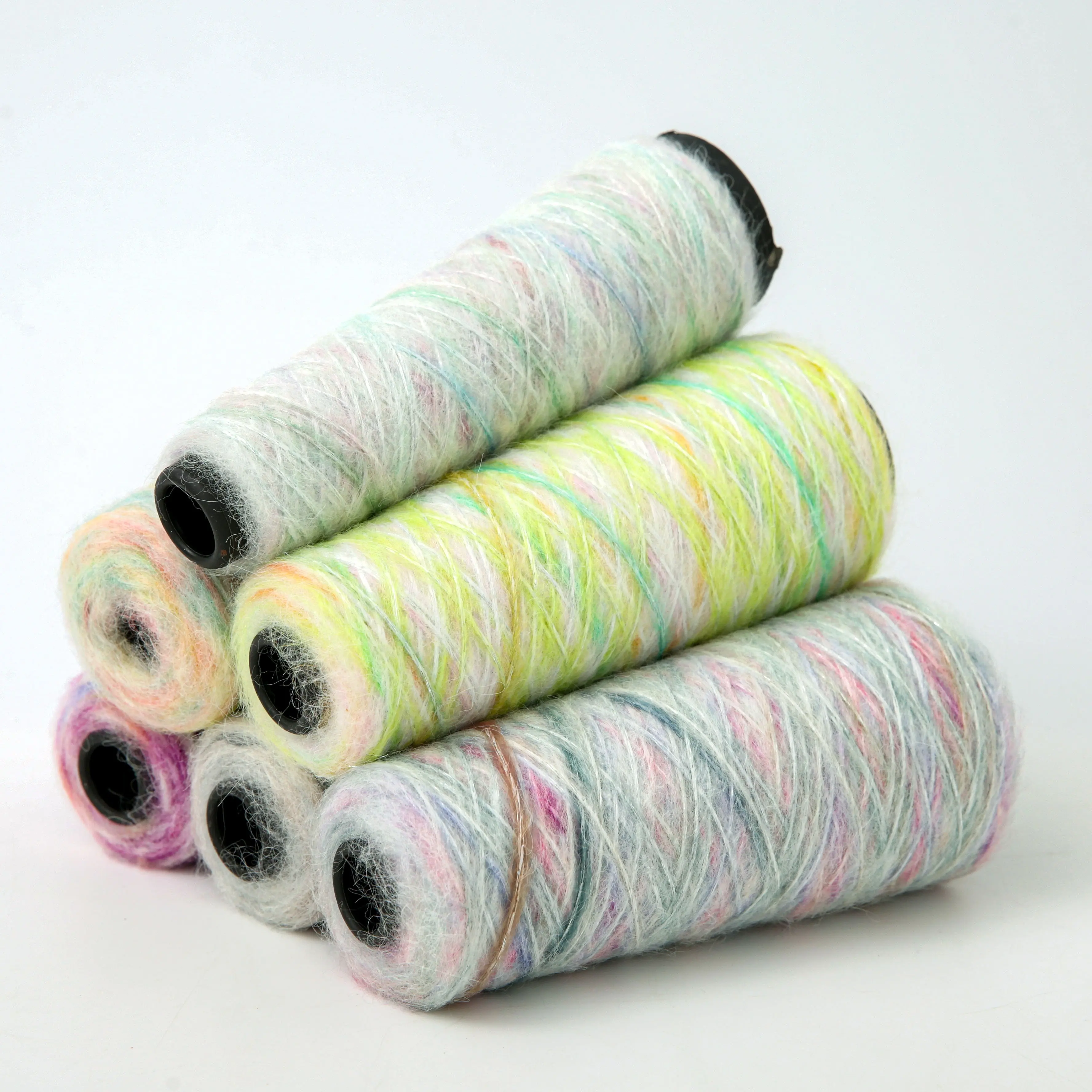 Wholesalers Segemnt Blend Yarn with yarn-dyed effects with Metallic Threads Single Yarn for Fancy
