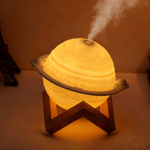 Lampe humidificateur USB, petite veilleuse de bureau, diffuseur de parfum avec étoiles, planètes et lune pour chambre à coucher - Product Image 1