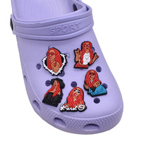 Nouvelles breloques de chaussures en PVC Karol G au design tendance, boucles de chaussures Karol G, accessoires de décoration pour chaussures rouges et roses, breloques pour filles, cadeau pour filles