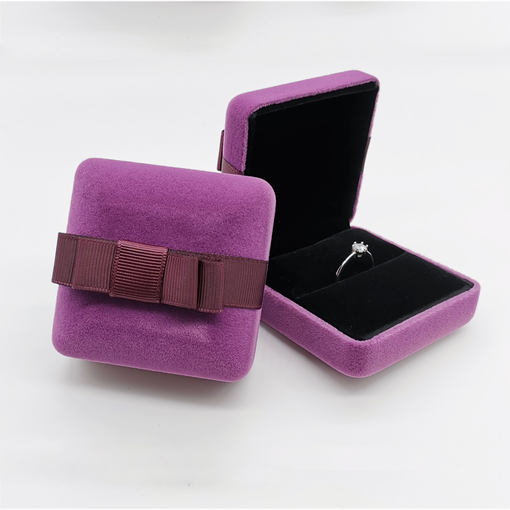 Boîte à double bague