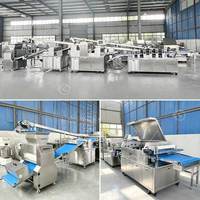 Continue productielijn voor voorgekookte producten om kleine pizza's te maken voor een topping machine extruder.