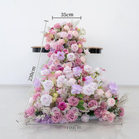 Chemin de table floral long rose poudré et lavande, arrangement de fleurs artificielles en soie (calla, lys, rose) pour décoration classique de mariage et de fête