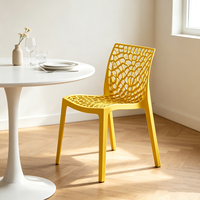 Chaise de loisirs en plastique à dossier creux résistante à l'usure, légère, élégante et moderne, idéale pour restaurant, maison, café, vente en gros
