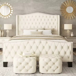 Lussuoso <span class=keywords><strong>Letto</strong></span> Imbottito Bianco con Testiera Wingback e Decorazioni in Diamanti, Struttura in Legno Massello, Arredamento Tradizionale <span class=keywords><strong>per</strong></span> Camera da <span class=keywords><strong>Letto</strong></span> - Product Image 1