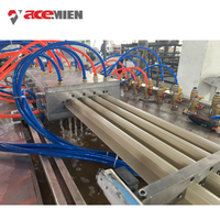 Machine de fabrication de panneaux de terrasse en composite plastique WPC et de panneaux stratifiés en film PVC, certifiée CE, en promotion