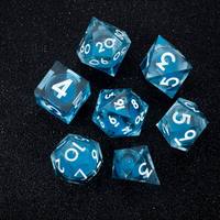 Dés de jeu de rôle légendaire Dungeons and Dragons, en résine bleue transparente, lot de 7 polyédriques, bords tranchants, polis à la main, pour des quêtes épiques