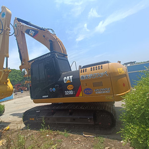 Excavatrice sur chenilles CAT 320D2 de 20 tonnes avec godet de 1m³ de capacité, modèle 2023 en stock, prix bas, occasion. - Product Image 5