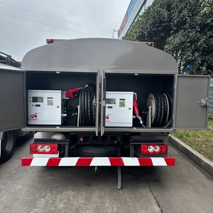Camion-citerne à carburant mobile FOTON Aumark 4x2 5000L de qualité supérieure, citerne à diesel avec distributeur gradué pour usage industriel - Product Image 5